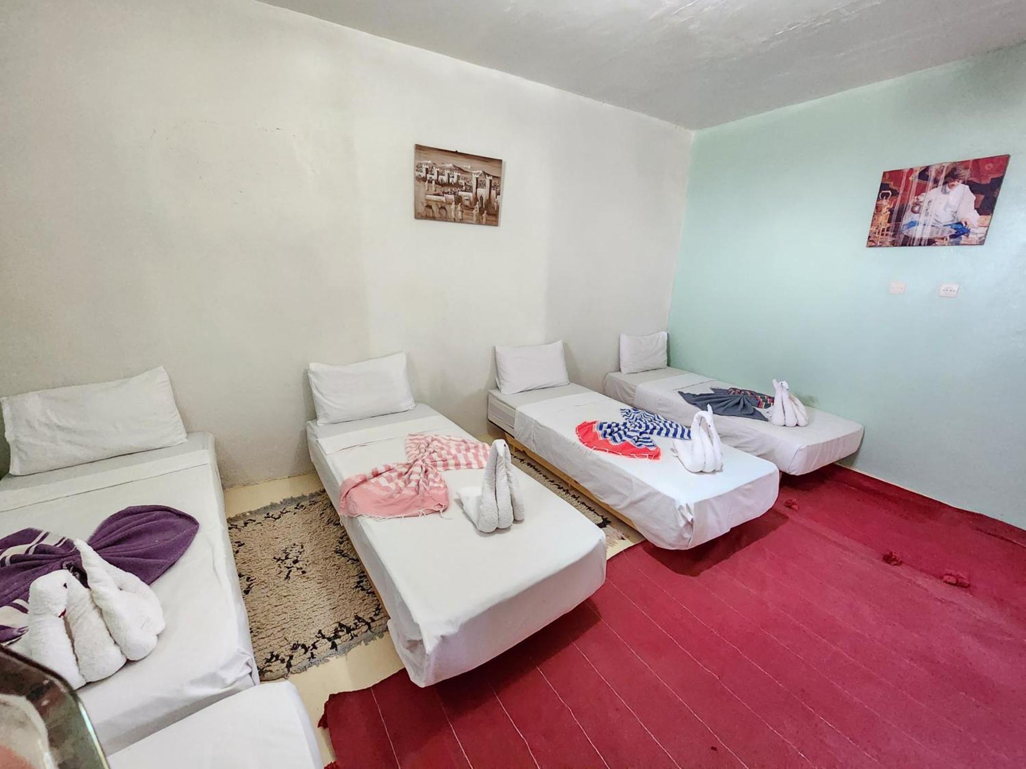 Bed and Breakfast Les Jardins D Amizmiz 6 Piscines Wawizelte Экстерьер фото