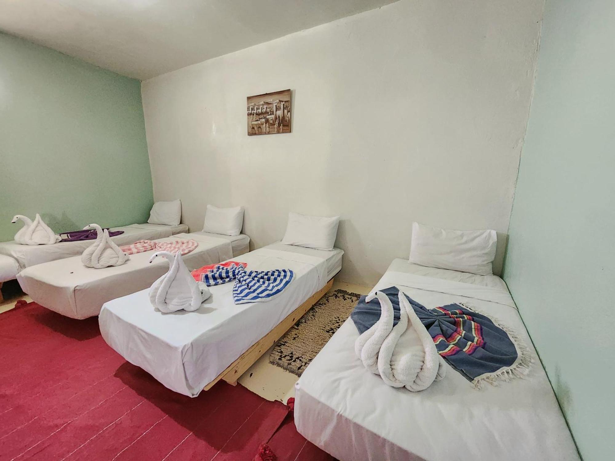 Bed and Breakfast Les Jardins D Amizmiz 6 Piscines Wawizelte Экстерьер фото