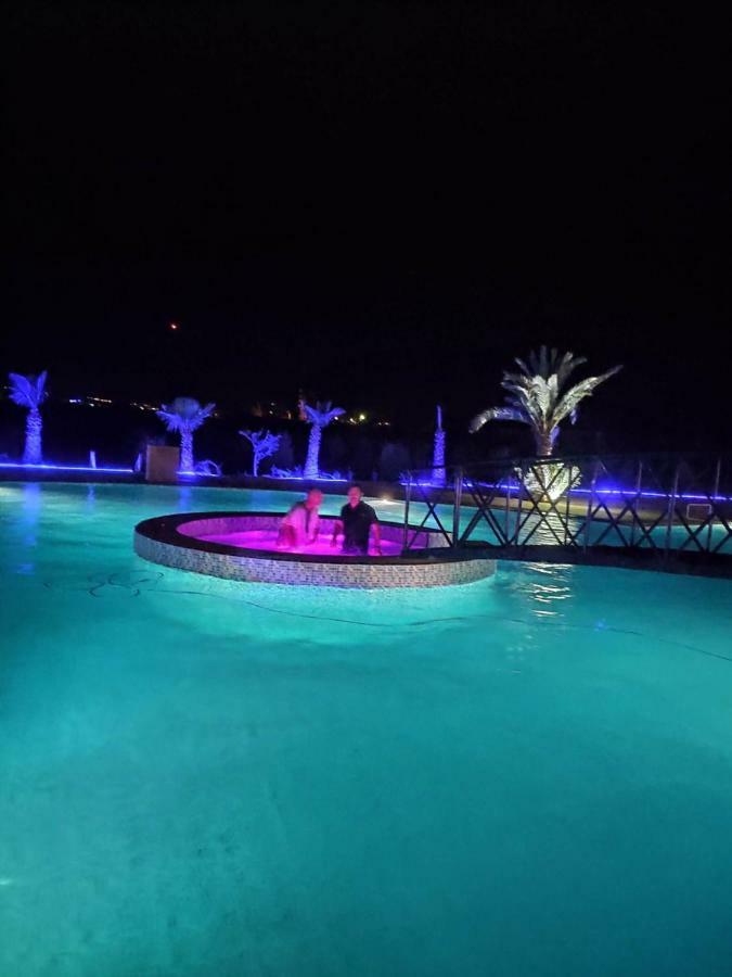 Bed and Breakfast Les Jardins D Amizmiz 6 Piscines Wawizelte Экстерьер фото